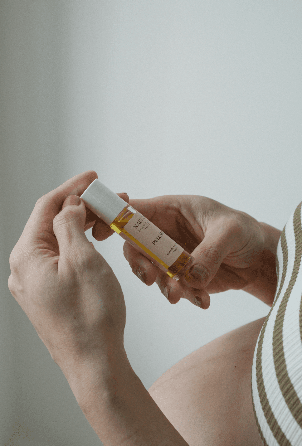 100% PURE ESSENTIAL OIL BLEND FOR BABIES AND MOMIES